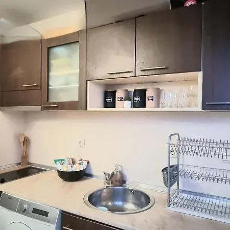 Апартамент Cozy 1 Bed With Sea View & Pool