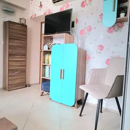 Cozy 1 Bed With Sea View & Pool